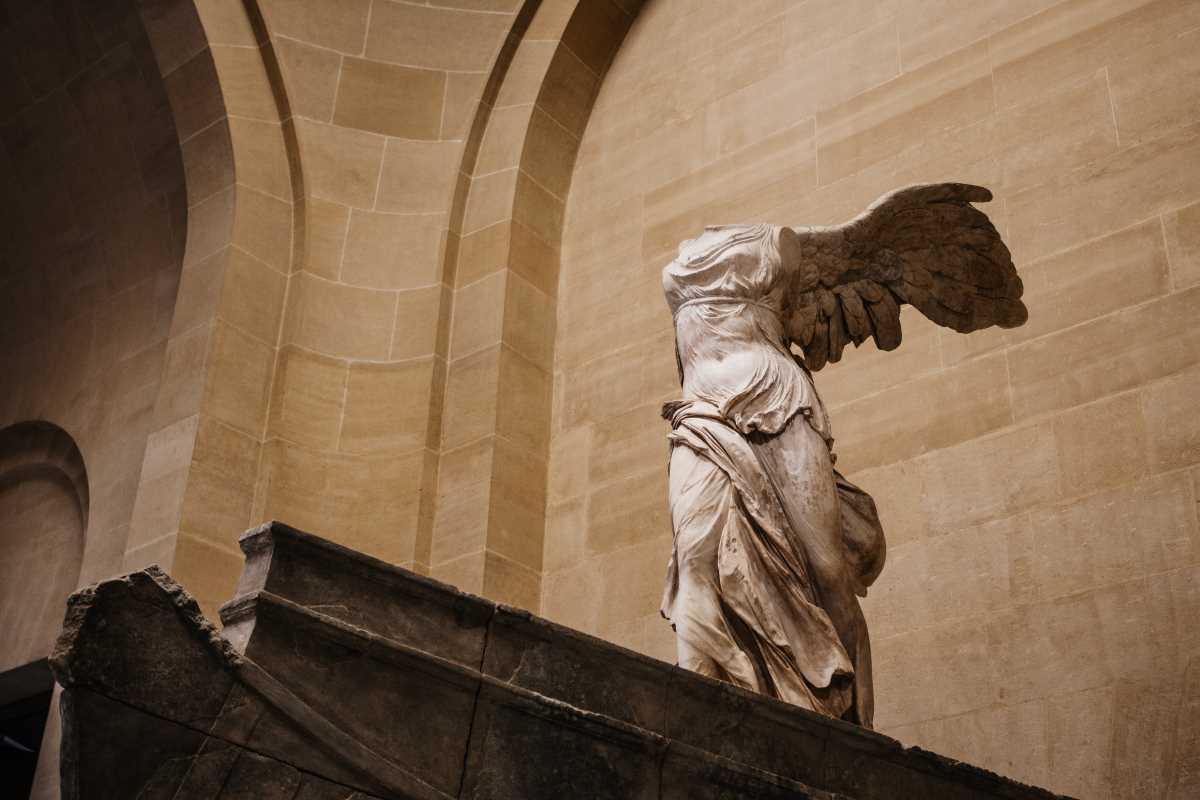 winged victory louvre
