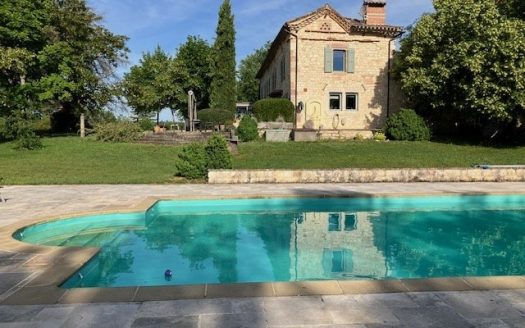 Magnifique Domaine sur 5 ha entièrement restauré avec des matériaux nobles