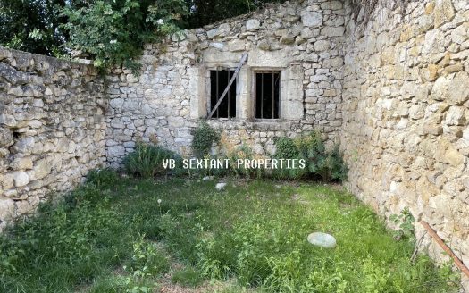 15 minutes from Bordeaux on the right bank, charming house with garage