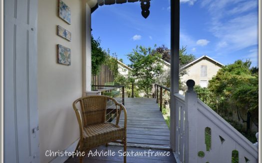 Big town house, 5 bedrooms and a study, nice garden and big garage in Bergerac city