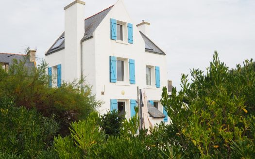 Au bout du monde… l&apos;île de Sein… une maison typique vue mer avec un jardin