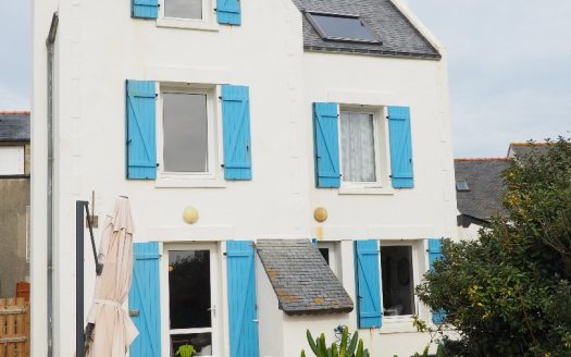 Au bout du monde… l&apos;île de Sein… une maison typique vue mer avec un jardin