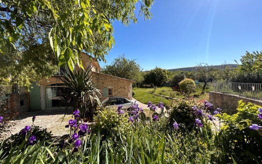 Stone house – Goudargues