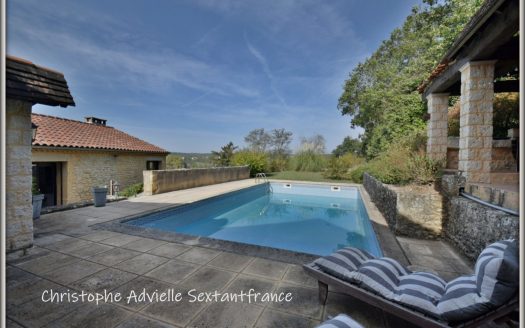 Detached stone house with studio, lovely pool and covered terraces with nice views