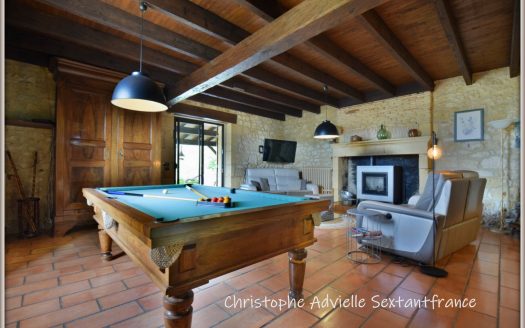 Detached stone house with studio, lovely pool and covered terraces with nice views