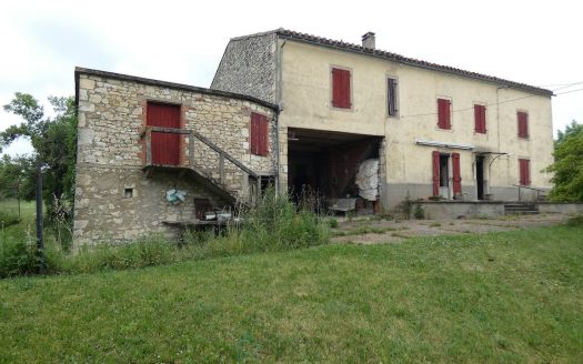 Calme, belle vue et tranquillité fermette en pierre et ses dépendances