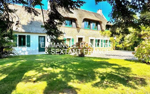 Magnificent 200 sqm renovated thatched cottage, just 20 minutes from La Baule&apos;s beaches, in a peaceful and authentic setting