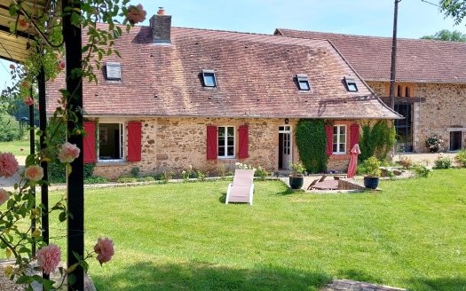 Dordogne/Limousin Propriété de charme avec son Gîte