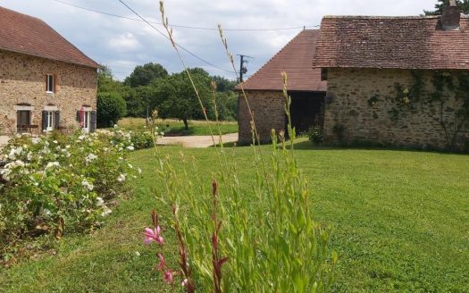 Dordogne/Limousin Propriété de charme avec son Gîte