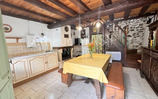 COSY VILLAGE HOUSE WITH GARDEN IN QUIET, COUNTRY LOCATION