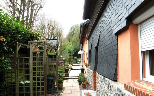 At the gates of HONFLEUR, beautiful property for gites and guest rooms