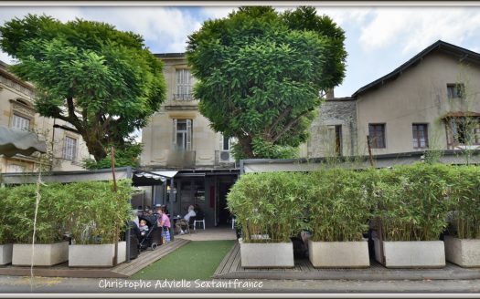 Brasserie bar with superb terrace, city center, sale due to retirement