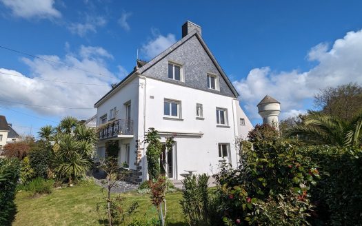 5 bedroom property near Lorient