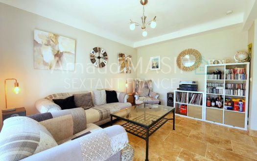 SPACIOUS, DETACHED 3-BED PROPERTY WITH 2 GARAGES, LARGE GARDEN NEAR QUILLAN TOWN CENTER