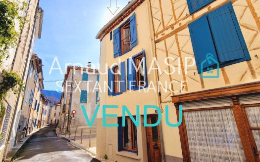 TASTEFULLY RENOVATED 2-BED HOUSE IN THE HEART OF QUILLAN