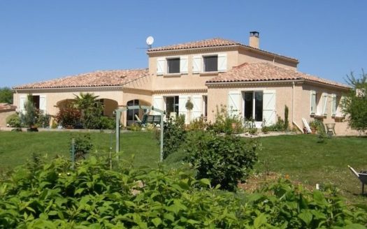 HOUSE IN THE COUNTRYSIDE WITH BEAUTIFUL VIEW, SWIMMING POOL AND QUIET, IN THE FULL NATURE