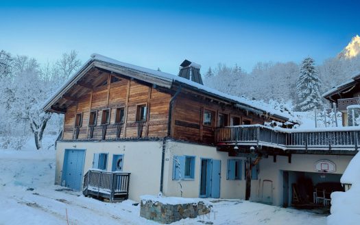 Stunning family chalet in a prime Les Houches location