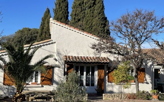 SOUTH OF FRANCE Atypical Villa 230sqm / 1400sqm with Swimming Pool and Breathtaking View of the Etang de Berre