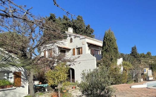 SOUTH OF FRANCE Atypical Villa 230sqm / 1400sqm with Swimming Pool and Breathtaking View of the Etang de Berre