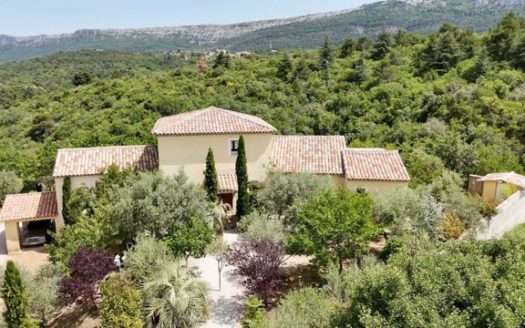 EXCEPTIONAL PROPERTY IN THE SAINTE BAUME REGIONAL PARK IN FRANCE