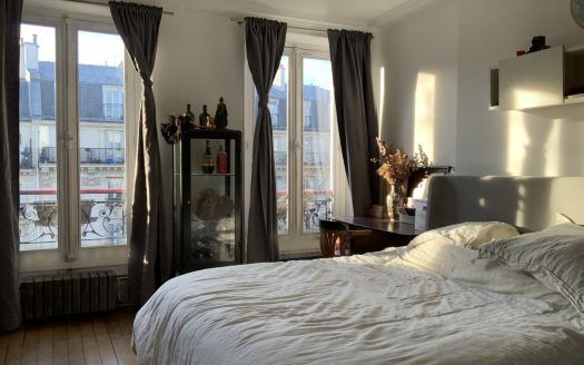 Charming 3-room apartment, bathed in sunlight with no wasted space