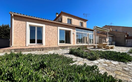 Spacious villa located on a plot of 493sqm – Bouzigues