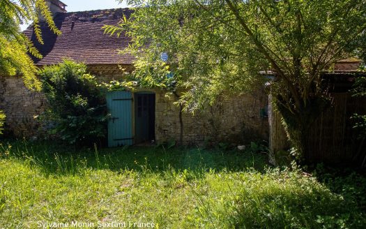 Stone house to renovate