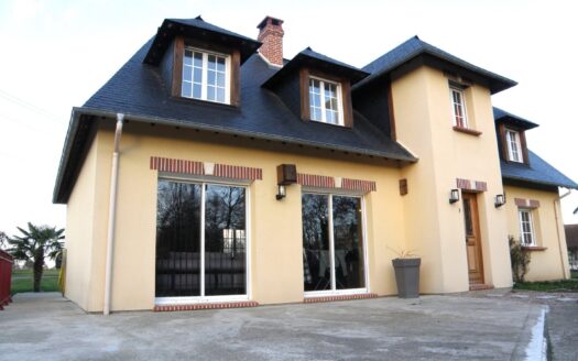 Next PONT AUDEMER family property in very good condition