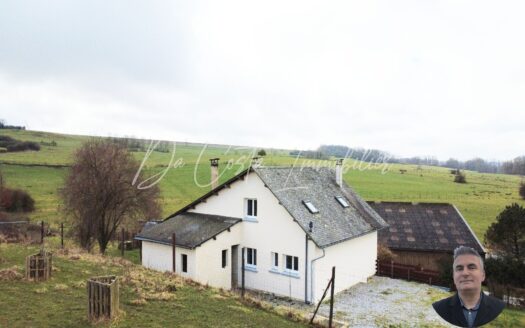 Renovated house with large plot of land, shed and natural setting, near Reims