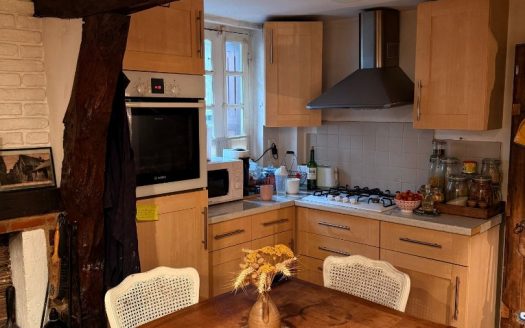 Terraced stone house in the heart of la Bouille