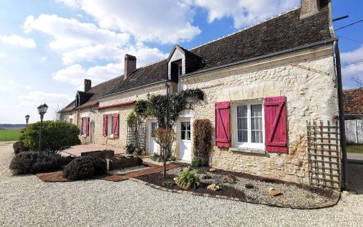 Authentic renovated farmhouse with guest house, workshop and outbuildings