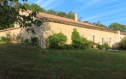 Charming stone house nestled in the tranquility of the green Périgord