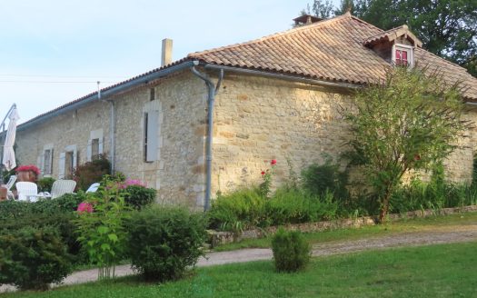 Charming stone house nestled in the tranquility of the green Périgord