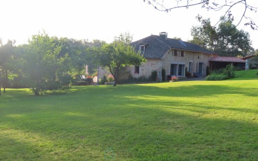 Charming stone house nestled in the tranquility of the green Périgord