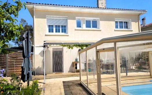 BERGERAC, NEAR TOWN CENTER, 4 BEDROOMS HOUSE WITH SWIMMING POOL